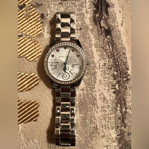 Betray Johnson Valentine’s Day watch - Picture 3 of 4